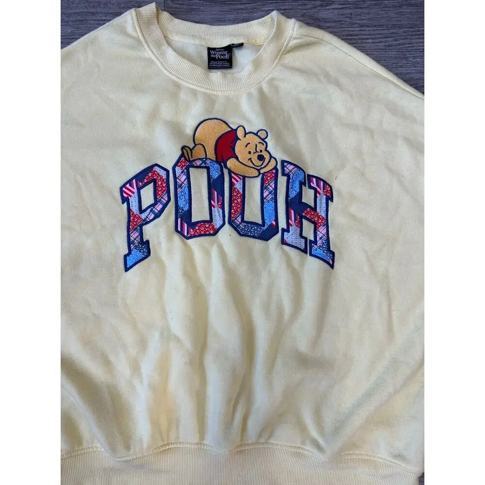 Disney Winnie The Pooh Sweatshirt Women Large Yellow Patchwork Applique Crewneck